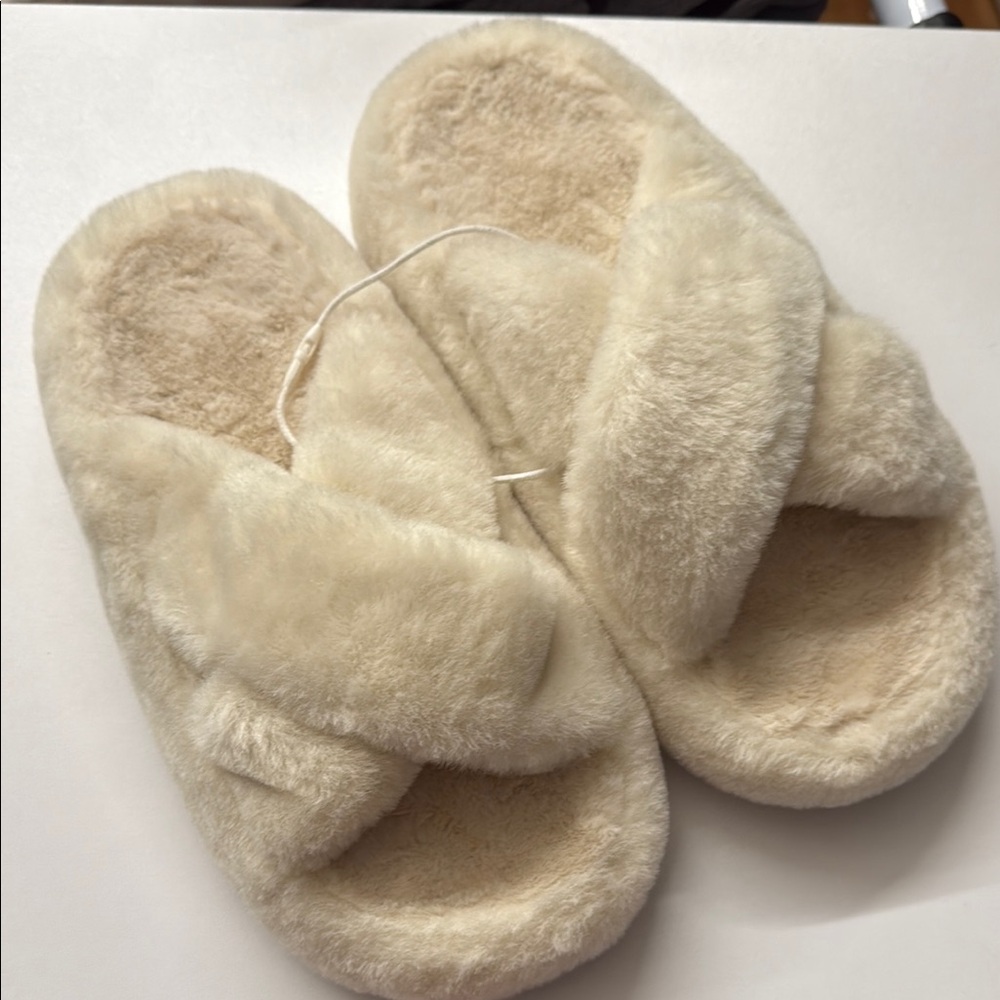 Cream Plush Cross-Strap Slippers
